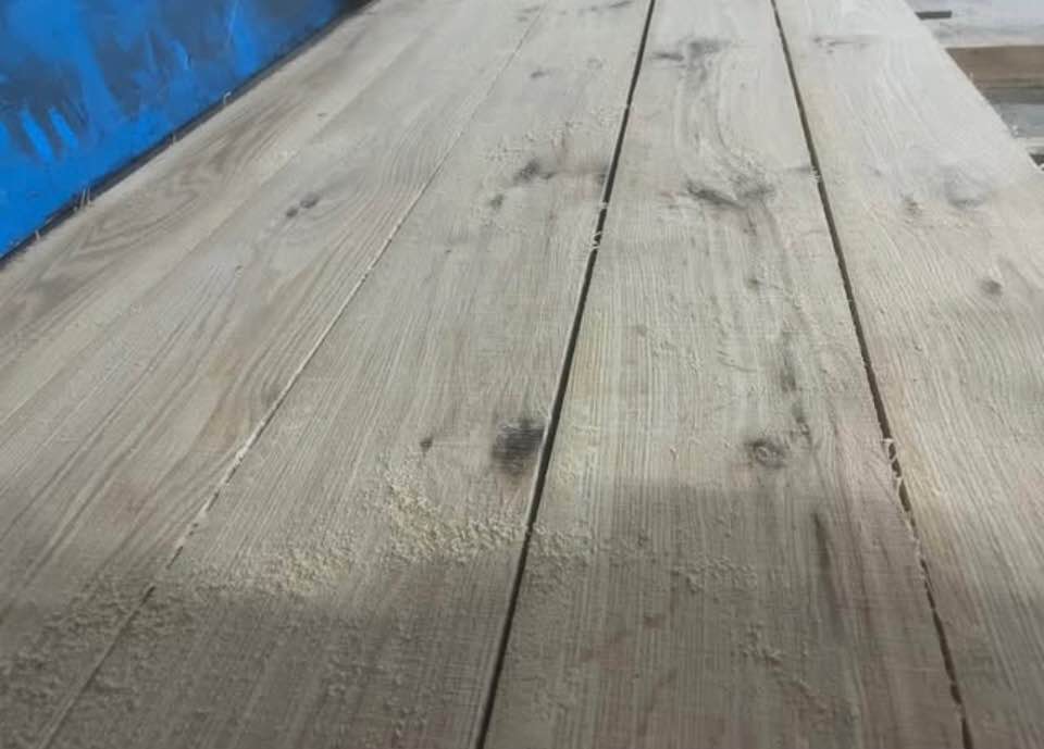 2" x 8" Rough Sawn Oak Lumber
